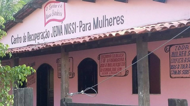 A direção do centro pede a colaboração de todos com doações de lençóis, toalhas, alimentos, roupas, camas, colchões, gás de cozinha e tudo que estiver dentro de suas possibilidades de doação