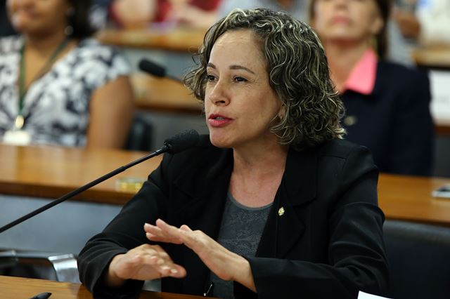 Deputada Josi Nunes (PMDB-TO)