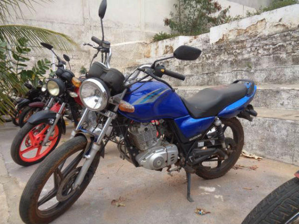 O leilão conta com carros, motos e centenas de lotes iniciando a apenas R$50,00 (Foto: Divulgação)