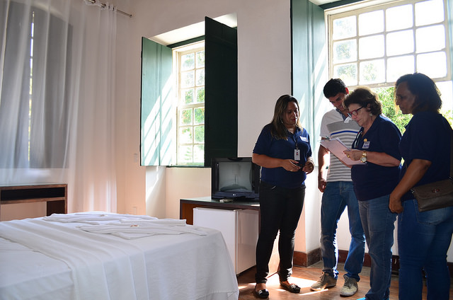 Durante as vistorias, que funcionam como uma espécie de consultoria personalizada, cada hotel ou pousada tem as instalações e os serviços avaliados (Foto: Tatiana Azeviche/Setur)