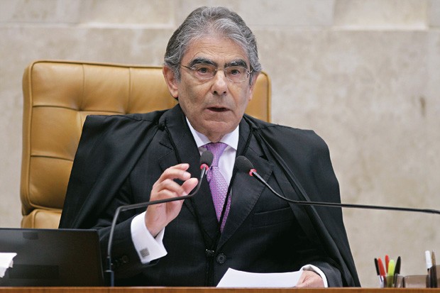 O ex-ministro ainda afirma que tal mudança daria plenos poderes ao caciques que comando os partidos