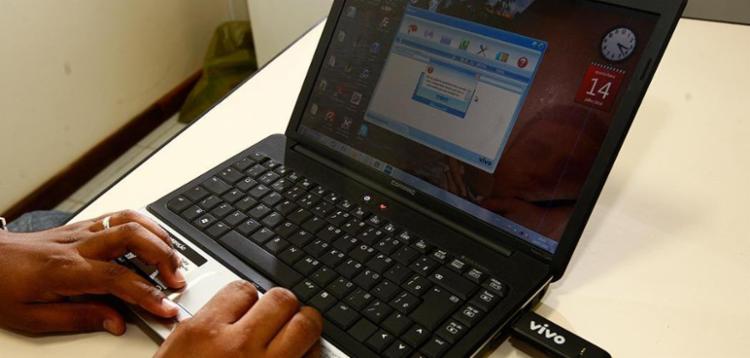 Brasil tem 70,5 milhões pessoas sem acesso a internet (Foto: Walter de Carvalho | Ag. A TARDE)