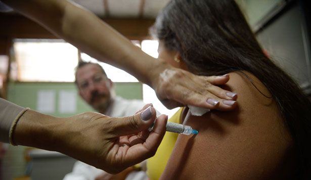 A vacinação é o principal agente contra a Febre Amarela (Foto: Agência Brasil)