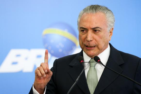 PMs já estavam fora da proposta, mas outras categorias de servidores de governos regionais seriam atingidas pelas mudanças
