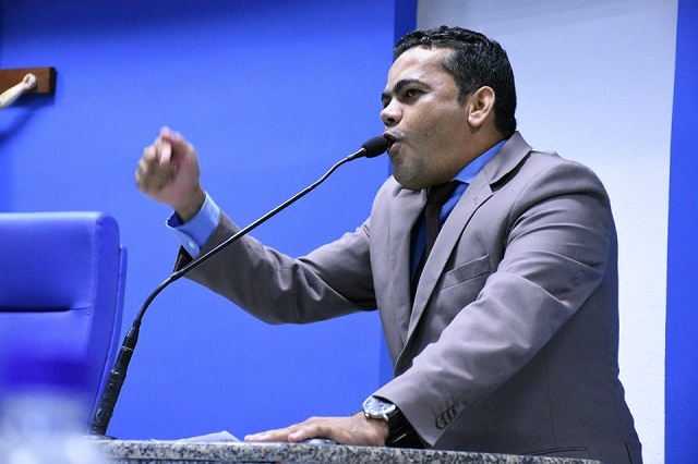 Vereador Vaninho da Rádio (DEM), autor da proposta (Foto: Eliseu Pereira)