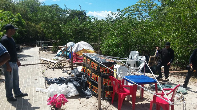 A ação foi motivada por denuncias da comunidade e dos proprietários das barracas legalizadas A ação foi motivada por denuncias da comunidade e dos proprietários das barracas legalizadas