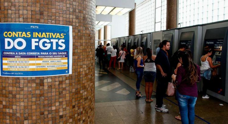 MP permite o saque dos recursos das contas inativas do Fundo de Garantia do Tempo de Serviço sem a carência de três anos exigida pela lei MP permite o saque dos recursos das contas inativas do Fundo de Garantia do Tempo de Serviço sem a carência de três anos exigida pela lei
