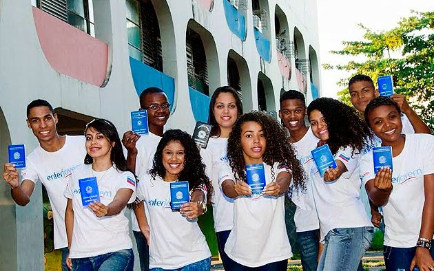 A meta do programa é oferecer o primeiro emprego para nove mil jovens oriundos da rede estadual de Educação Profissional