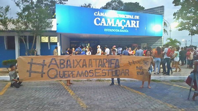 Os estudantes afirmam que não houve diálogo com o presidente da Câmara e a reunião marcada com o prefeito Antonio Elinaldo (DEM), foi cancelada e não foi oferecido outro canal de diálogo (Foto: DaniloRamos/UBES)
