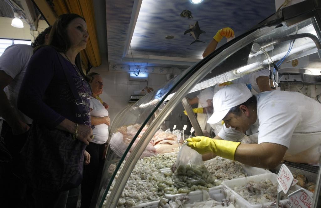 Peixes não congelados devem estar com pele brilhante e escamas firmes