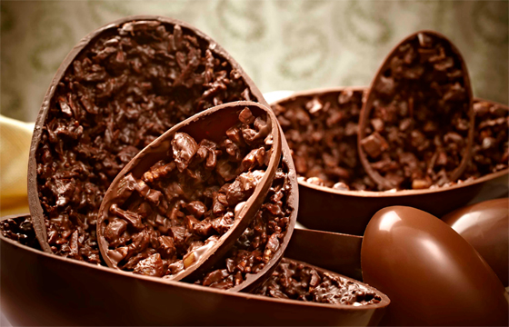Embora não exista comprovação científica de que o chocolate provoque aumento das espinhas, parte dos especialistas afirma que, em excesso, o produto pode interferir na acne (Foto: Reprodução) Embora não exista comprovação científica de que o chocolate provoque aumento das espinhas, parte dos especialistas afirma que, em excesso, o produto pode interferir na acne (Foto: Reprodução)