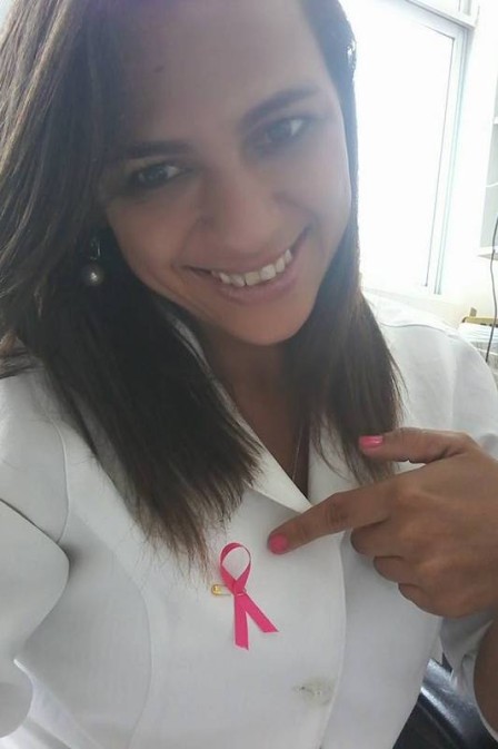 Caso foi em Olinda. Ela deixa dois filhos (Foto: Reprodução/Facebook) Caso foi em Olinda. Ela deixa dois filhos (Foto: Reprodução/Facebook)