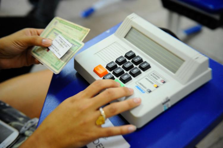 1,8 milhão de eleitores estão com seus títulos irregulares (Foto: Tânia Rêgo | Ag. Brasil) 1,8 milhão de eleitores estão com seus títulos irregulares (Foto: Tânia Rêgo | Ag. Brasil)