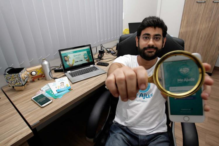 Brandão criou o Me Ajuda App, uma espécie de Uber de diaristas e garçons (Foto: Mila Cordeiro | Ag. A TARDE) Brandão criou o Me Ajuda App, uma espécie de Uber de diaristas e garçons (Foto: Mila Cordeiro | Ag. A TARDE)