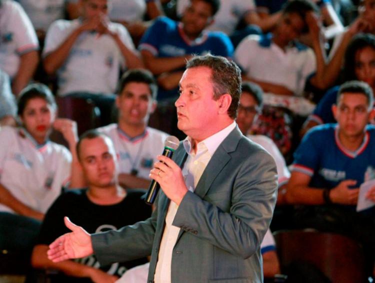 Rui alega que muitas escolas estão sem professores por conta de atestado (Foto: Manu Dias | Divulgação | GOVBa) Rui alega que muitas escolas estão sem professores por conta de atestado (Foto: Manu Dias | Divulgação | GOVBa)