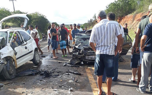 Acidente matou quatro pessoas e deixou criança ferida na Bahia (Foto: Divulgação/ Polícia Civil) Acidente matou quatro pessoas e deixou criança ferida na Bahia (Foto: Divulgação/ Polícia Civil)