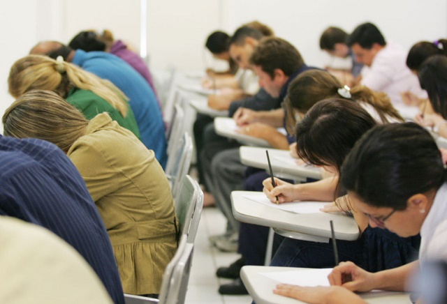 A decisão foi motivada após uma mudança no edital do concurso, que exclui a prova de aptidão física para os candidatos às vagas de agente operacional e operador de processos de água e de esgoto