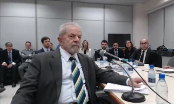 O ex-presidente negou ser dono e de até nem ter jamais tido intenção de adquirir o tríplex no Guarujá