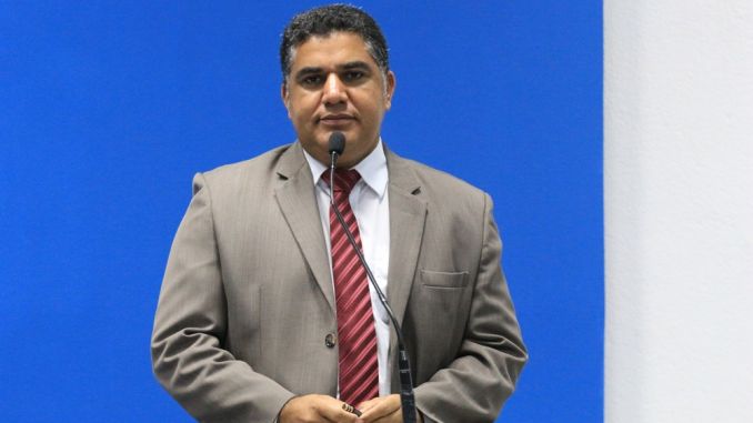 Presidente da Câmara, vereador Oziel Araújo (PSDB)