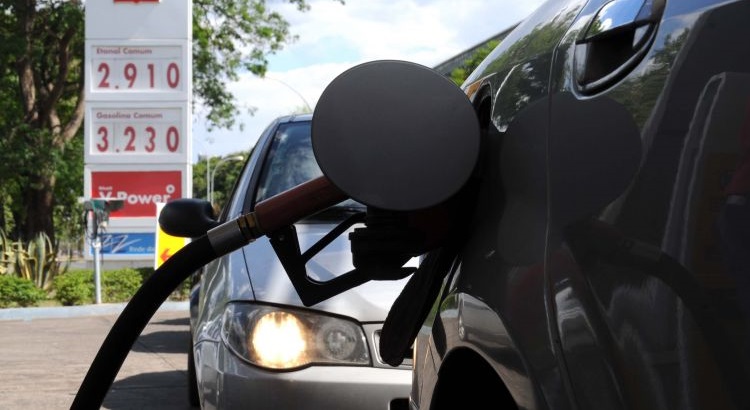 A Petrobras alterou sua política de preços de combustíveis