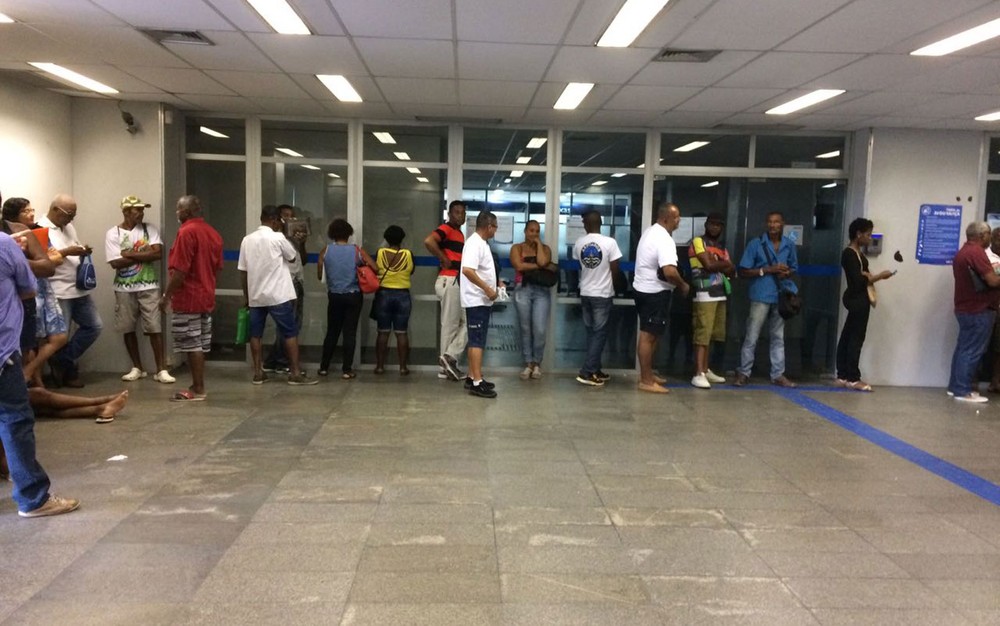 Caixa Econômica do Comércio, em Salvador, estará aberta no sábado (Foto: Maiana Belo/G1)
