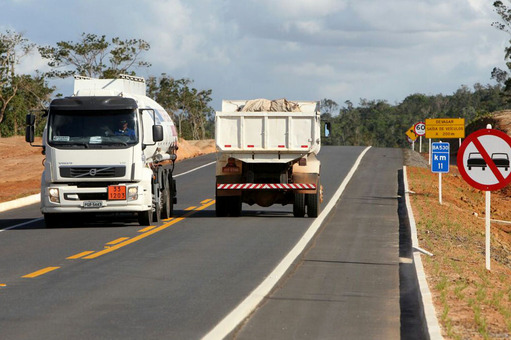 Segundo o governador, além de favorecer a rotina dos moradores de Camaçari, a obra beneficia o turismo, valorizando o acesso ao Litoral Norte, e também a área industrial (Foto: Manu Dias/GOVBA)