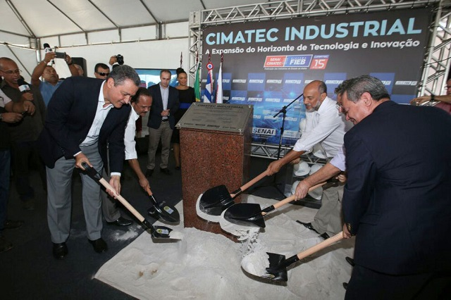 Governador Rui Costa lança a Pedra Fundamental do Cimatec Industrial (Foto: Manu Dias/GOVBA)