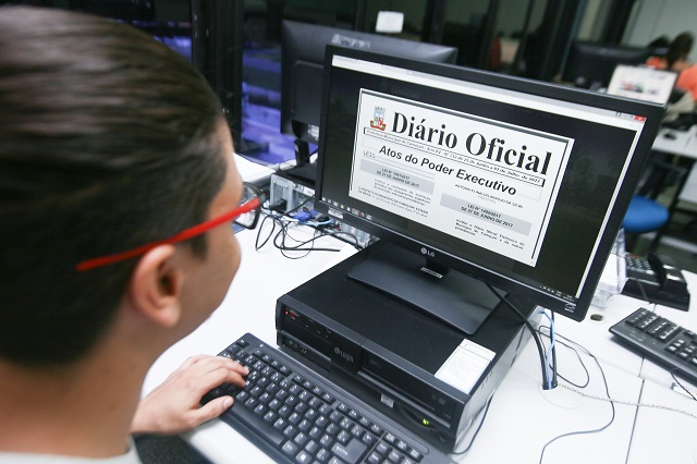 Formato eletrônico do Diário Oficial (Foto: Thiago Canuto)