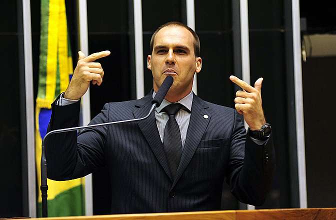 Deputado Eduardo Bolsonaro (PSC-SP), filho de Jair Bolsonaro (PSC-RJ) Deputado Eduardo Bolsonaro (PSC-SP), filho de Jair Bolsonaro (PSC-RJ)