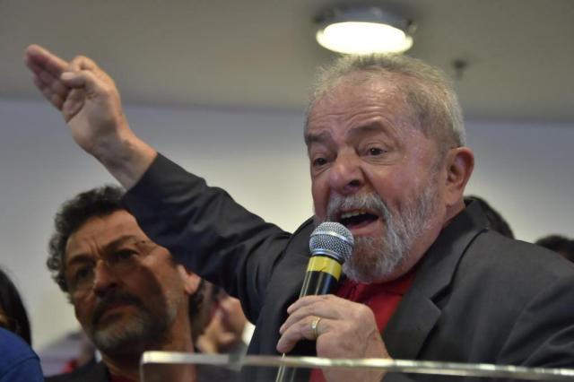 Muitos cientistas políticos e juristas afirmam que a sentença de Sérgio Moro reforça Lula eleitoralmente Muitos cientistas políticos e juristas afirmam que a sentença de Sérgio Moro reforça Lula eleitoralmente