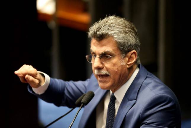 Jucá disse que os deputados que não seguirem a determinação do partido serão punidos