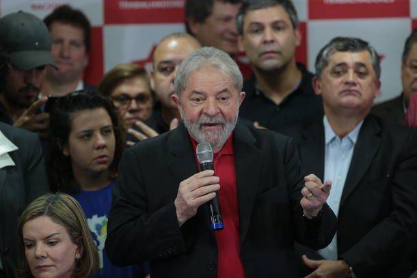 Menos de uma semana depois de ser condenado por Sérgio Moro, sem nem uma prova sequer para justificar a condenação, Lula anuncia uma caravana de ônibus pelo Nordeste Menos de uma semana depois de ser condenado por Sérgio Moro, sem nem uma prova sequer para justificar a condenação, Lula anuncia uma caravana de ônibus pelo Nordeste