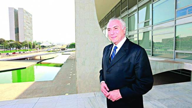 Levantamento da Ibope aponta que 81% dos eleitores defendem que os deputados aceitem a denúncia e Temer se torne réu por corrupção no STF Levantamento da Ibope aponta que 81% dos eleitores defendem que os deputados aceitem a denúncia e Temer se torne réu por corrupção no STF