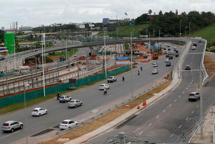 Viaduto fica na região do Shopping Paralela (Foto: Adilton Venegeroles | Ag. A TARDE)