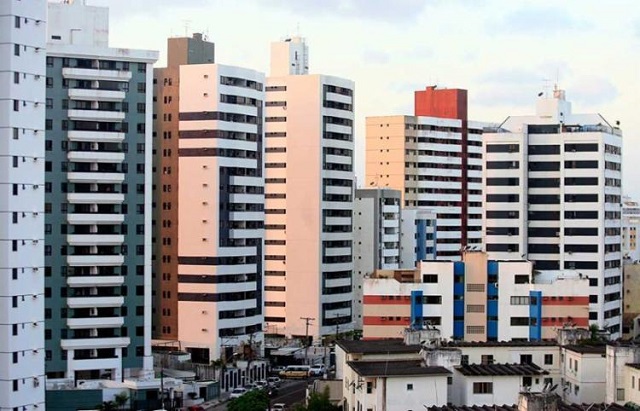 Embora com juros mais baixos de até 2%, é preciso cuidado para usar imóvel como garantia (Foto: Mila Cordeiro | Ag. A TARDE)