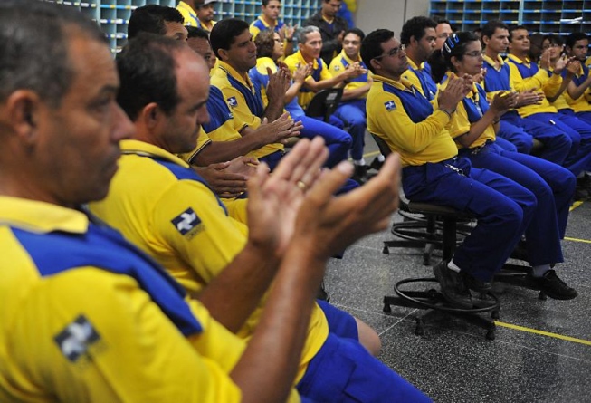 Também está sendo avaliada uma restrição no plano de saúde, em que os dependentes ficariam de fora Também está sendo avaliada uma restrição no plano de saúde, em que os dependentes ficariam de fora