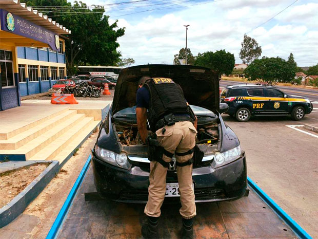 A PRF-BA informou que nenhuma unidade policial será desativada no estado e que as fiscalizações serão mantidas, mas com limitações A PRF-BA informou que nenhuma unidade policial será desativada no estado e que as fiscalizações serão mantidas, mas com limitações