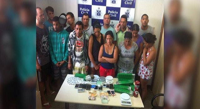 Os presos integram uma organização criminosa que estava sendo investigada há mais de dez meses e a quadrilha é responsável por mais de 20 homicídios, todos de traficantes rivais ou usuários com dívidas de drogas Os presos integram uma organização criminosa que estava sendo investigada há mais de dez meses e a quadrilha é responsável por mais de 20 homicídios, todos de traficantes rivais ou usuários com dívidas de drogas