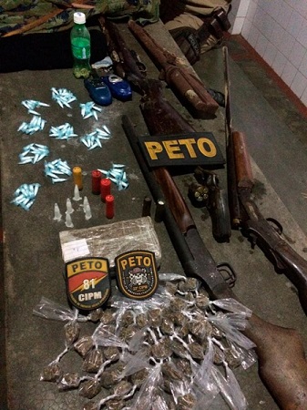 Material foi encontrado com os suspeitos, que morreram em confronto com a polícia (Foto: Divulgação | SSP-BA) Material foi encontrado com os suspeitos, que morreram em confronto com a polícia (Foto: Divulgação | SSP-BA)