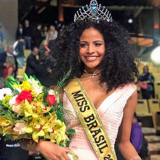 Monalysa Alcântara, 18 anos, é a terceira negra a vencer o concurso. Ela agora irá representar o país no Miss Universo