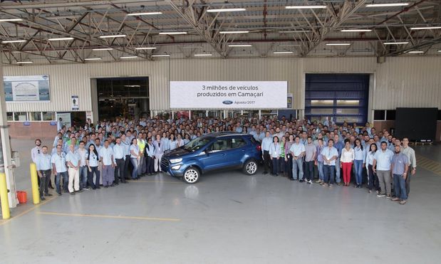 Há 16 anos na Bahia, fábrica emprega 7.600 pessoas Há 16 anos na Bahia, fábrica emprega 7.600 pessoas