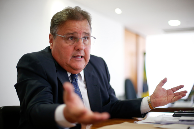 Evidentemente, a queda, ao que parece desta vez por nocaute, do ex-ministro Geddel Vieira Lima (PMDB), ameaça agravar ainda mais a situação de Temer, para quem operava Evidentemente, a queda, ao que parece desta vez por nocaute, do ex-ministro Geddel Vieira Lima (PMDB), ameaça agravar ainda mais a situação de Temer, para quem operava