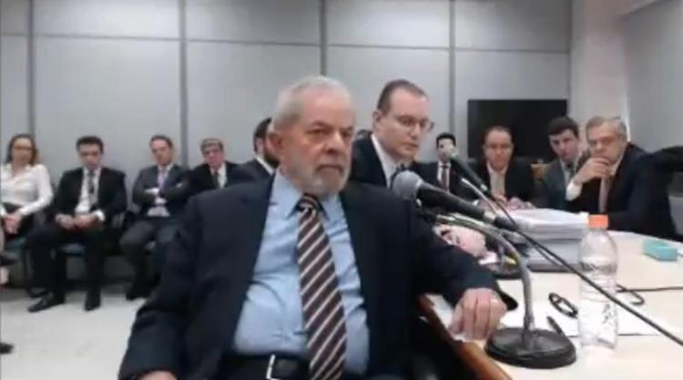 Novo interrogatório do ex-presidente o juiz federal Sérgio Moro durou cerca de 2 horas, em Curitiba (Foto: Reprodução l YouTube) Novo interrogatório do ex-presidente o juiz federal Sérgio Moro durou cerca de 2 horas, em Curitiba (Foto: Reprodução l YouTube)