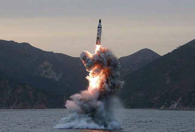 Guerra nuclear, aumento da população e degradação ambiental estão entre os maiores temores dos cientistas Guerra nuclear, aumento da população e degradação ambiental estão entre os maiores temores dos cientistas