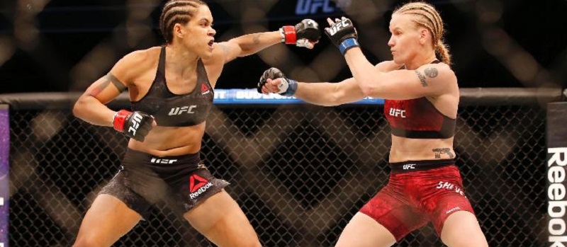 A decisão dividida deixou Shevchenko muito insatisfeita após o combate A decisão dividida deixou Shevchenko muito insatisfeita após o combate