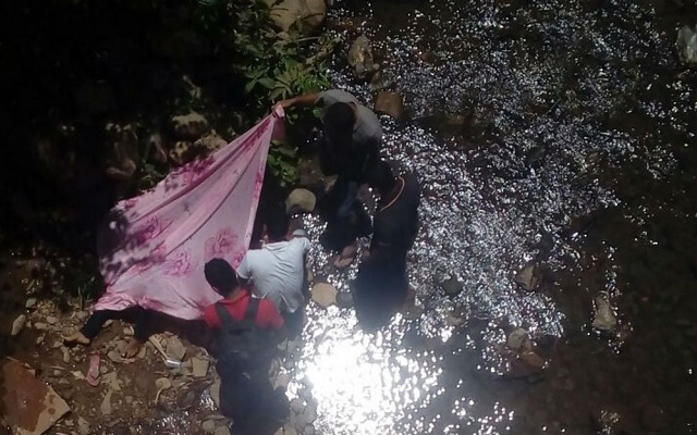Após ter atirado a filha, mulher também se jogou da ponte e fraturou a coluna. Elas estão internadas no Hospital do Oeste, em Barreiras. (Foto: Ivonaldo Paiva/ Blog Braga)