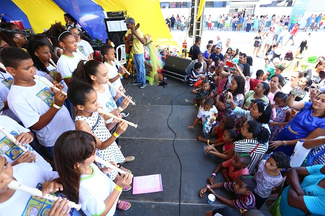 Dia das crianças com o Abrace Camaçari (Foto: Thiago Canuto) Dia das crianças com o Abrace Camaçari (Foto: Thiago Canuto)
