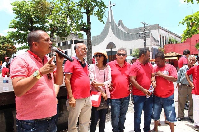 O ato aconteceu na praça Desembargador Montenegro, no último sábado (28)