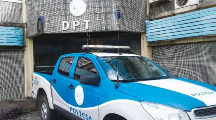 O levantamento cadavérico foi feito no DPT de Feira de Santana (Foto: Aldo Matos | Acorda Cidade)