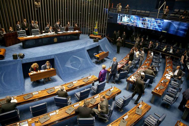 Em votação aberta, 44 parlamentares votaram a favor do senador tucano, que estava afastado (Foto: Wilson Dias l Ag. A TARDE)